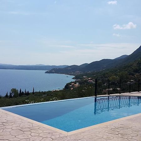 Villa Daniella Studio With Private Pool Nisaki  ห้อง รูปภาพ