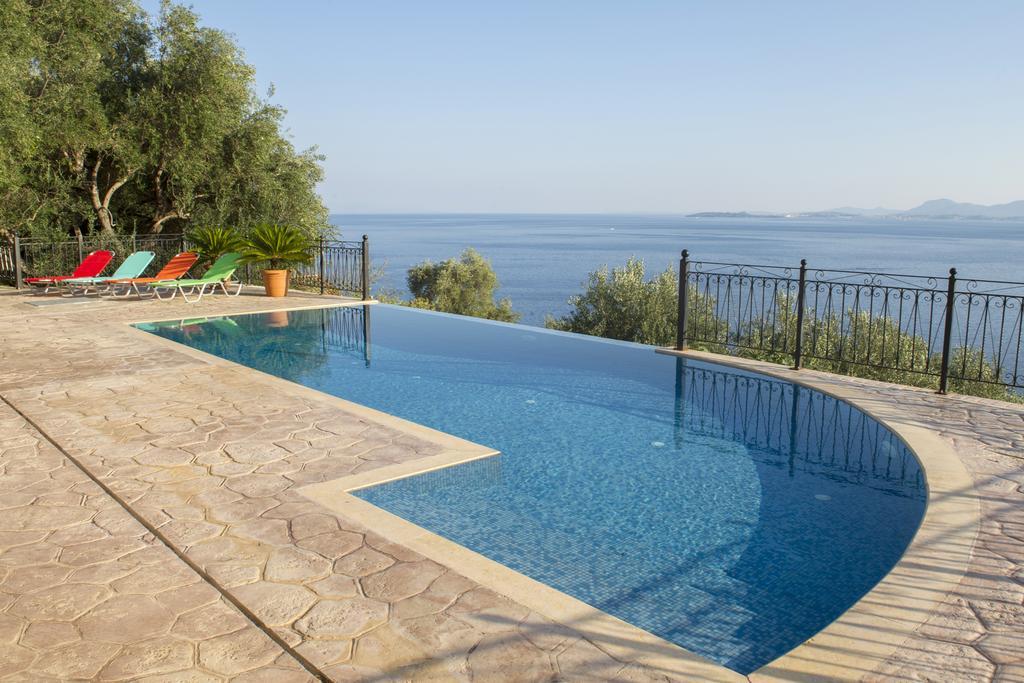 Villa Daniella Studio With Private Pool Nisaki  ห้อง รูปภาพ
