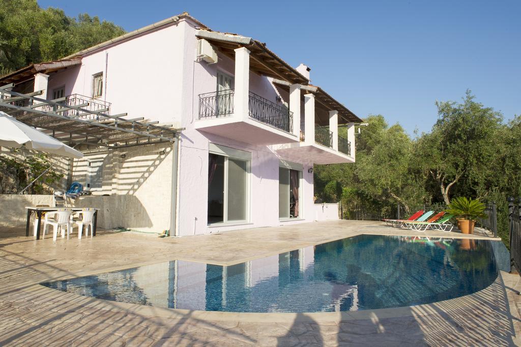 Villa Daniella Studio With Private Pool Nisaki  ห้อง รูปภาพ