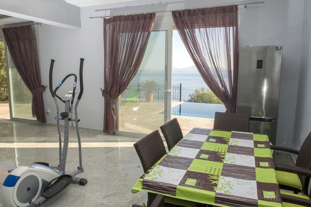Villa Daniella Studio With Private Pool Nisaki  ห้อง รูปภาพ